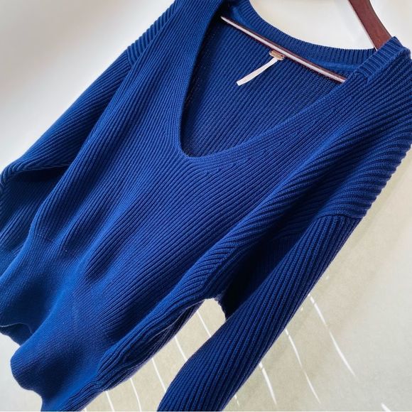 Free People Womens Purple V Neck Pullover Sweater Size Small - Picture 2 of 12